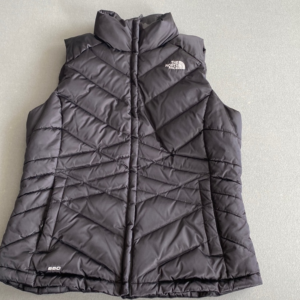EUC The North Face puffer 550 down vest